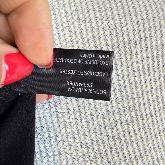 Lane Bryant size 18/20 black plus sz. sleeveless & lace top casual layering 4140 - Picture 9 of 10